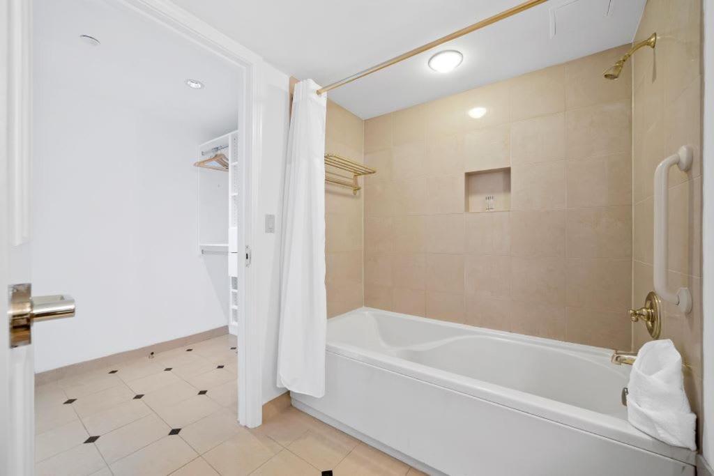 2Br Condo On The Boardwalk With 3 Baths Cozysuites Atlantic City Exterior photo