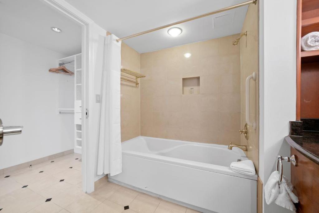 2Br Condo On The Boardwalk With 3 Baths Cozysuites Atlantic City Exterior photo
